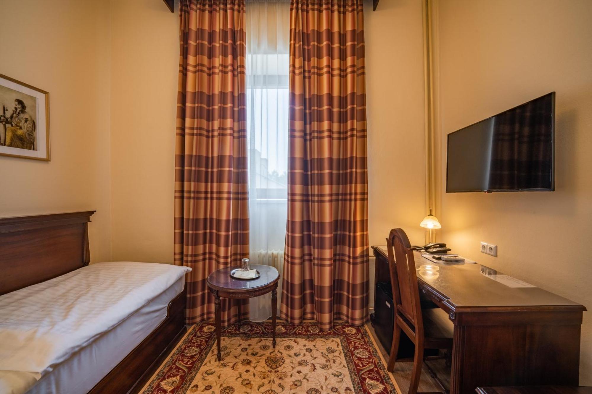 Hotel Grand 3*